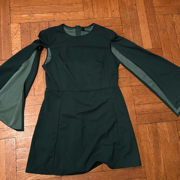 Green form fitting peplum dress - Picture 1 of 2